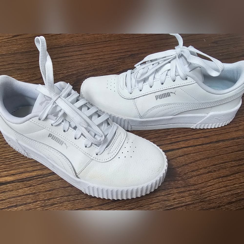 Women's Carina Puma sneakers